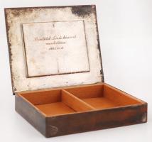 Retro réz kártyadoboz, tetején halászokkal, belül gravírozott felirattal, 17×14 cm