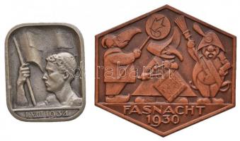 Svájc 1930. Fasnacht 1930 Baselben tartott karnevál Br jelvénye. Szign.: Huguenin Freres & Co. Le Locle Suisse (41x38mm) + 1934. 1934. VIII. 1. nemzeti ünnepet éltető fém jelvény. Szign.: Luc Jaggi, Huguenin (23x29mm) T:2 Switzerland 1930. Fasnacht 1930 Br badge of the carneval of Basel. Sign.:Huguenin Freres & Co. Le Locle Suisse (41x38mm) + 1934. 1. VIII. 1934. metal badge of Swiss national holiday. Sign.: Luc Jaggi, Huguenin (23x29mm) C:XF