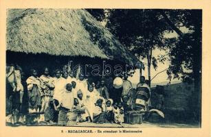 En attendant le Missionnaire / Madagascarian missionery, folklore