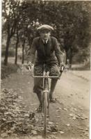 Man on bicycle, photo