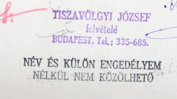 cca 1960-1970 Tiszavölgyi József: Beszálló utasok Ferihegyen, hátoldalon feliratozott, pecséttel jel...