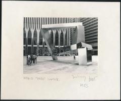 1983 Jankovszky György(1946-): World Trade Center, New York, pecséttel jelzett, feliratozott fotó, kartonra ragasztva, fotó 14x11 cm, karton 22x18 cm