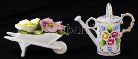 jelzett virágos mini locsoló és talicska, apró lepattanásokkal, kézzel festett, m:7 cm, h:9 cm