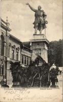 Miskolc, Kossuth szobor (kis szakadás / small tear)