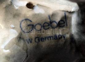 Törött szárnyú katicával játszó kismacska, Goebel porcelán figura, kézzel festett, jelzett, hibátlan...