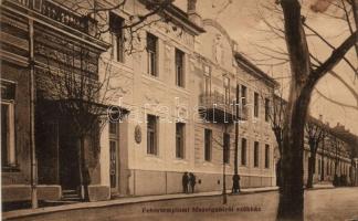 Fehértemplom, Ung. Weisskirchen, Bela Crkva; Főszolgabírói székház; kiadja Hepke Berthold / court (Rb)