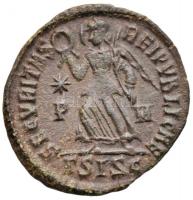 Római Birodalom / Siscia / I. Valentinianus 367-375. AE3 Cu (2,06g) T:2,2-
Roman Empire / Siscia / V...
