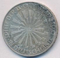 NSZK 1972D 10M Ag "Olimpia / Spirál" T:2 patina
GFR 1972D 10 Mark Ag "Olympic Games M...