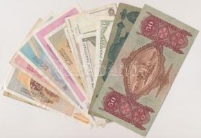 19db vegyes magyar és külföldi bankjegy klf országokból, közte lengyel, jugoszláv, pakisztáni bankje...