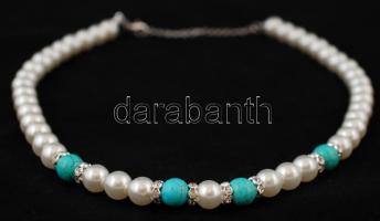 Türkiz gyöngyökkel díszített gyöngysor, h: 45 cm