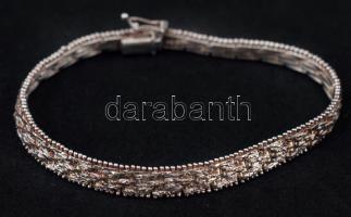 Ezüst(Ag) karkötő gyöngykör szegélydíszítítéssel, jelzett, biztonsági kapoccsal, h: 20 cm, 16,2 g / silver bracelet, 16,2 g