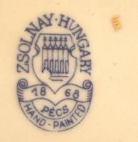 Zsolnay virág mintás tálka, kézzel festett, jelzett, hibátlan, 11×7 cm