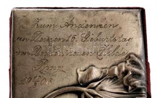1906 "Zum Andenken an Deinen 15. Geburtstag von Deinen treuen Hilde Prag" ezüst(Ag) lappal...
