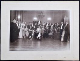 1938 Deteki és tengerfalvi Menczer Anna és Héderváry-Konth János esküvője. A násznép Korláton. A résztvevők neveivel.