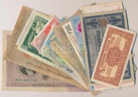 30db-os külföldi bankjegy tétel, közte Csehszlovákia, Románia, Lengyelország, Német Birodalom T:vegyes 30pcs of various banknotes, including Czechoslovakia, Romania, Poland, German Empire C:mixed