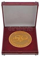 1999. "50 éves A Nemzeti Tankönyvkiadó" aranyozott Br emlékérem, dísztokban (60mm) T:2 (PP...