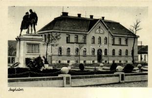 12 db RÉGI magyar városképes lap, fekete-fehér lapok / 12 old Hungarian postcard, black and white po...