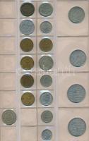 129db magyar és külföldi fémpénz albumba rendezve, közte amerikai, román, szovjet érmék T:vegyes
129...
