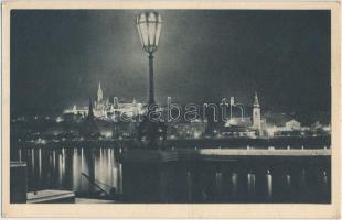 Budapest I. Halászbástya, Batthyány tér, este (fa)