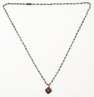 Zománcgyöngyökből füzött ezüst(Ag) nyaklánc ezüst(Ag) medállal, kövekkel díszítve, jelzett, h: 68 cm, br: 11,4 g