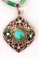 Zománcgyöngyökből füzött ezüst(Ag) nyaklánc ezüst(Ag) medállal, kövekkel díszítve, jelzett, h: 68 cm...