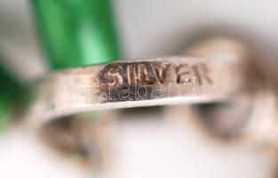 Zománcgyöngyökből füzött ezüst(Ag) nyaklánc ezüst(Ag) medállal, kövekkel díszítve, jelzett, h: 68 cm...