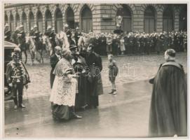 1938 Pápai legátus és Serédi Jusztinián a Szentévi ünnepen a Bazilikánál Mácsi András fotója 24x16 cm