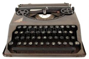 Hermes Baby táskaírógép / typewriter