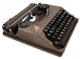 Hermes Baby táskaírógép / typewriter