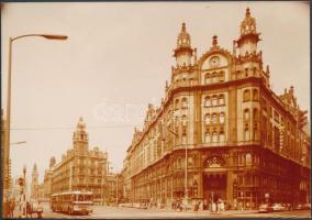 cca 1970 Korabeli MTI fotó: Tulok András: Felszabadulás tér korabeli autóbusszal, jelzett, verzón feliratozva, 9x12cm