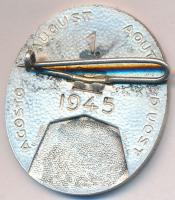 1945. Vöröskeresztes fém jelvény. Szign.: "HUGUENIN" T:2,2-