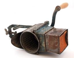 "Austria" feliratú, asztalra fogatható fém húsdaráló, működik