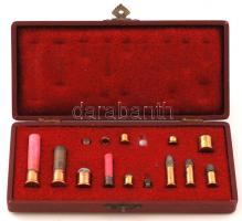 Tölténykészlet, saját dobozában, különféle méretű töltényekkel, kis hiánnyal