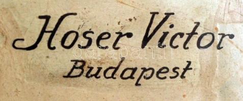 cca 1920 Nagyméretú mechanikus falióra. Hoser Victor Budapest felirattal, kopott zománcozással. Felh...