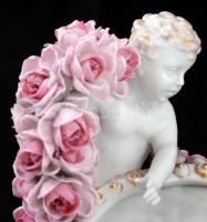 Schierholz puttós rózsás kosár, sok lepattanással, jelzett, kézzel festett, 18×25 cm