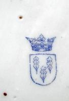 Schierholz puttós rózsás kosár, sok lepattanással, jelzett, kézzel festett, 18×25 cm