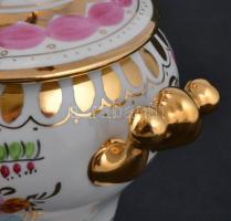 Dísz porcelánszamovár rózsás díszítéssel, aranyozással, tetején apró teáskannával, kézzel festett, a...