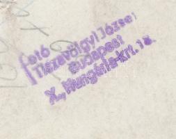 cca 1952 Tiszavölgyi József: Gépműhely, a háttérben politikai propaganda plakátok, pecséttel jelzett...