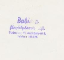 cca 1940 Némethy Ella (1895-1961) színésznő, énekesnő a lakásában, 17x12 cm