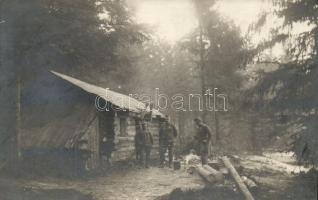 1917 Tábori lelkészünk üres óráiban egy kutyával szórakozik Military WWI, Hungarian soldiers, army chaplain, dog, photo