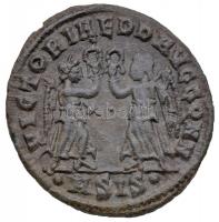 Római Birodalom / Siscia / Constans 347-348. AE4 Br (1.35g) T:1-,2
Roman Empire / Siscia / Constans ...