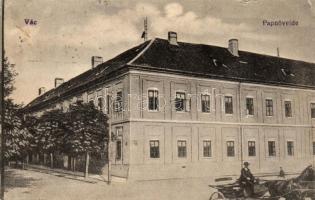 44 db vegyes állapotú régi, történelmi magyar képeslap / 44 pre-1945 Hungarian postards, including S...