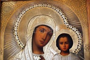 Kazányi Istenanya, orosz ikon, 20. sz. eleje, olaj, fa, ezüstözött sárgaréz okláddal, 31×26 cm, ered...