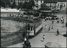 1970. augusztus 14. Budapest, 58-as villamos a Moszkva téri körforgalomban, Karai Sándor felvétele, 10x15 cm