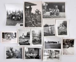 cca 1930-1940 Társasági élet egy siófoki villában, 13 db feliratozott fénykép, 5,5x8 cm