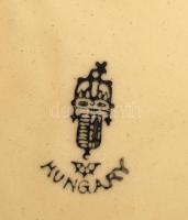 Körmöcbányai mázas fajansz dísztál, apró lepattanásokkal, jelzett, kézzel festett, d:20 cm