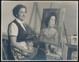 1958 Festőnő munka közben, 9x12 cm