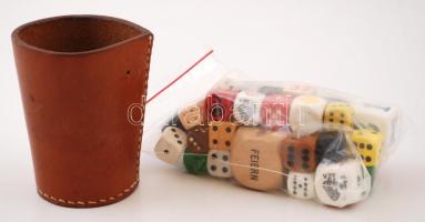 Bőr kockavető pohár 47 db különböző dobókockával