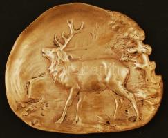 Szarvassal díszített Berndorf réz hamutál, jelzett, 16x13 cm