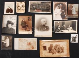 cca 1910-1945 Vegyes katonai fotó tétel, különböző méretben és minőségben, 10db + cca 1880-1900 Korabeli keményhátú kabinetfotók, vegyes minőségben és méretben, 4db